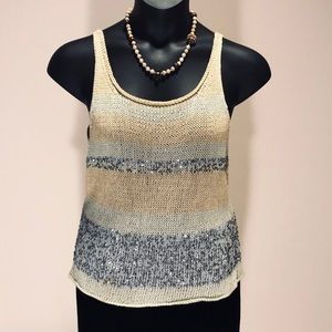 Knit tank top.